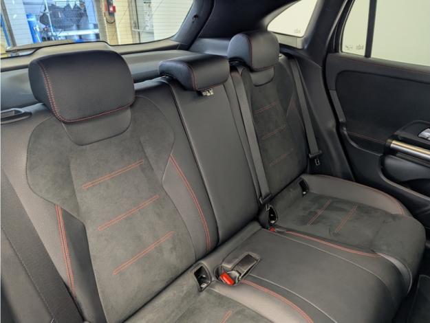 MERCEDES-BENZ GLA 200 d AMG Line  
