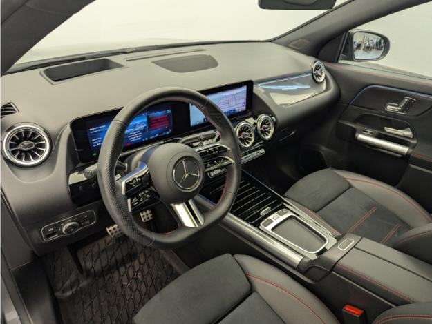 MERCEDES-BENZ GLA 200 AMG Line  