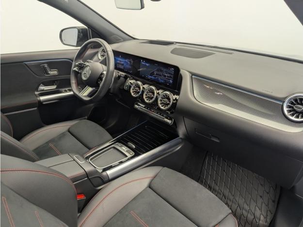 MERCEDES-BENZ GLA 200 AMG Line  