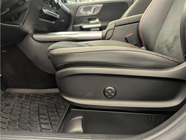 MERCEDES-BENZ GLA 200 AMG Line  