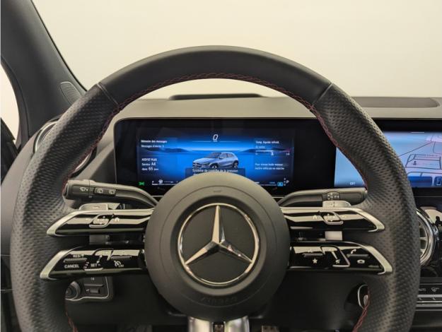 MERCEDES-BENZ GLA 200 AMG Line  