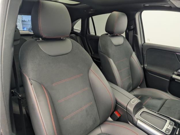 MERCEDES-BENZ GLA 200 AMG Line  