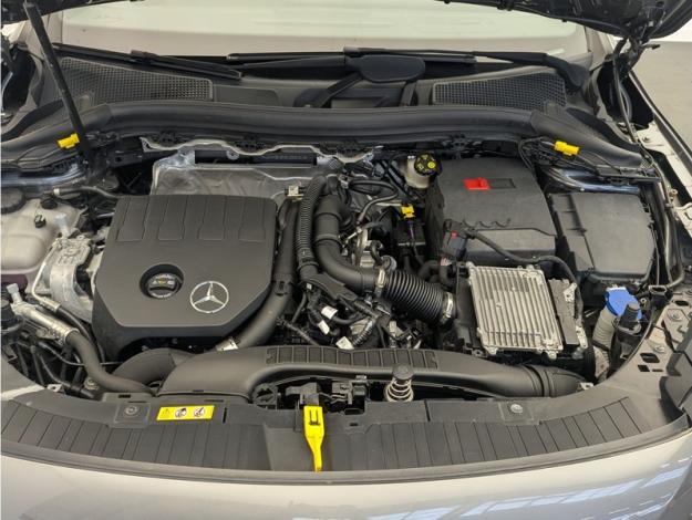 MERCEDES-BENZ GLA 200 AMG Line  