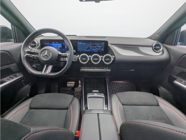 MERCEDES-BENZ GLA 200 AMG Line  