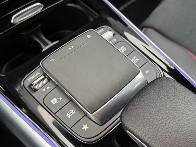 MERCEDES-BENZ EQA 250+ AMG Line  