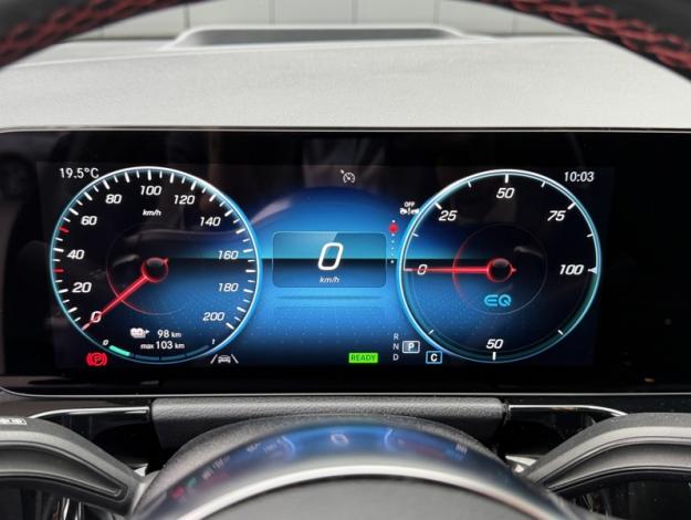 MERCEDES-BENZ EQA 250+ AMG Line  