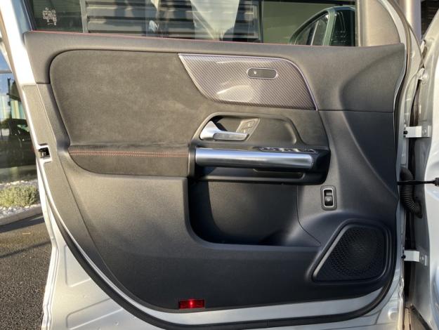 MERCEDES-BENZ GLA 200 d AMG Line  