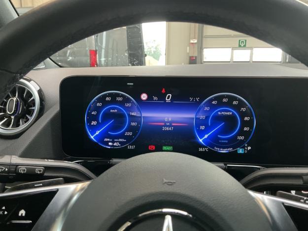 MERCEDES-BENZ EQA EQA 250+