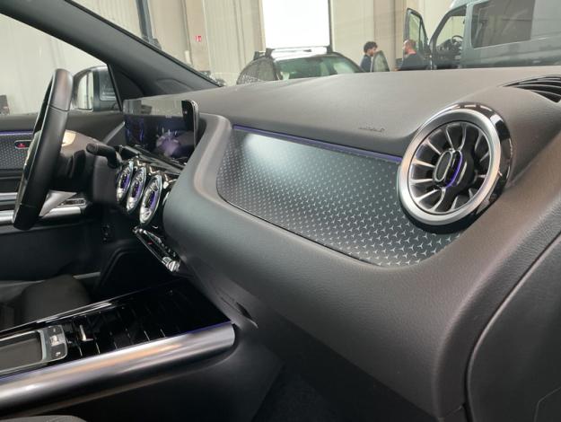 MERCEDES-BENZ EQA EQA 250+
