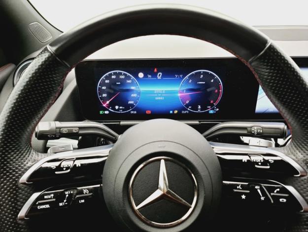 MERCEDES-BENZ GLA 200 d AMG Line  