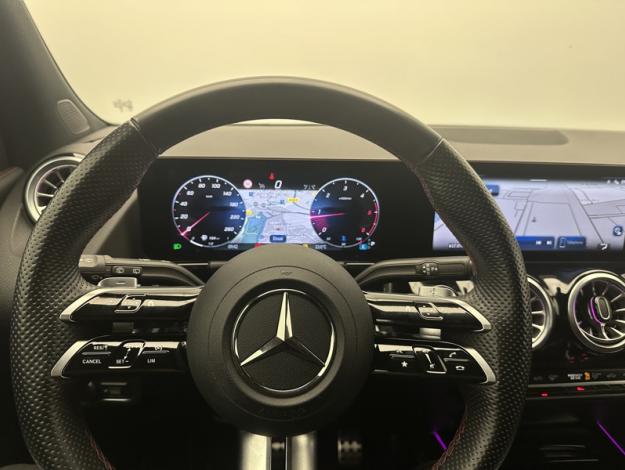 MERCEDES-BENZ GLA 200 d AMG Line  