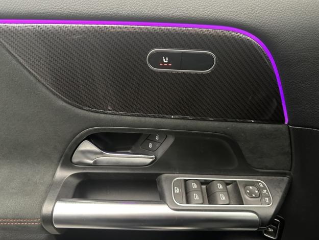 MERCEDES-BENZ GLA 200 d AMG Line  
