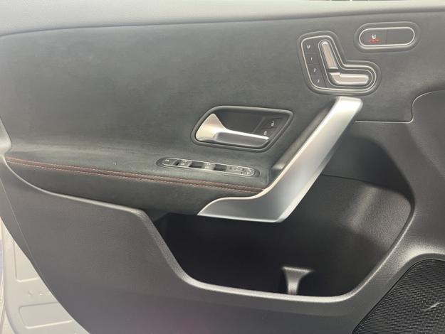 MERCEDES-BENZ Classe A 180 AMG Line  