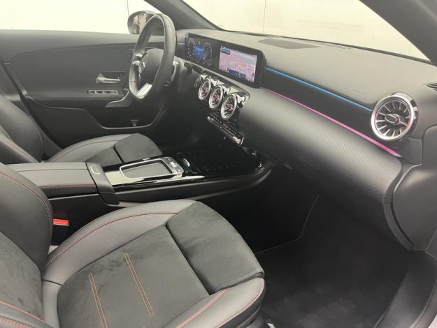 MERCEDES-BENZ Classe A 180 AMG Line  
