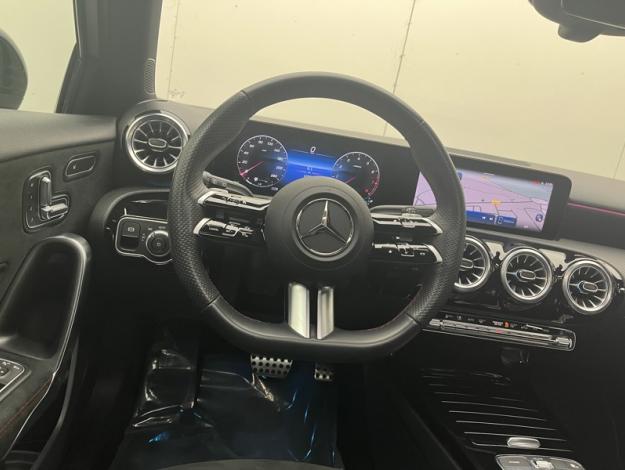 MERCEDES-BENZ Classe A 180 AMG Line  