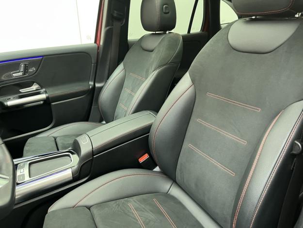 MERCEDES-BENZ GLA 250 e AMG Line  