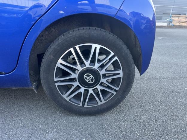 TOYOTA Aygo 1.0 VVT-i 72ch x-clusiv x-shift  