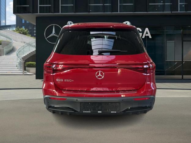 MERCEDES-BENZ EQB 250 + AMG Pack Night Attelage  