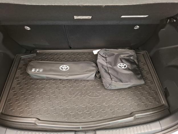TOYOTA Yaris 1.5 116H DYNAMIC   