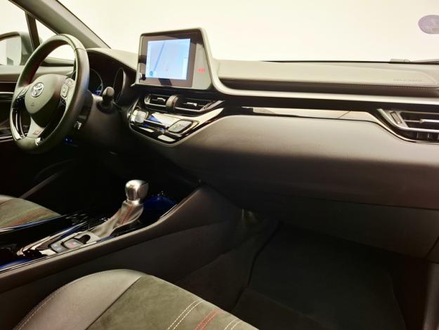 TOYOTA C-HR 2.0 HYBRIDE 184 GR SPORT  