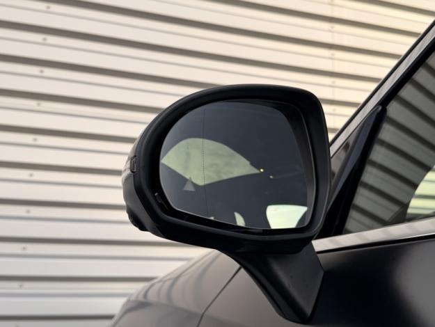 MERCEDES-BENZ GLC Coupé GLC 300 e Hybrid EQ 4MATIC Coupé AMG Line +  GLC 300 e Hybrid EQ 4MATIC Coupé AMG Line +