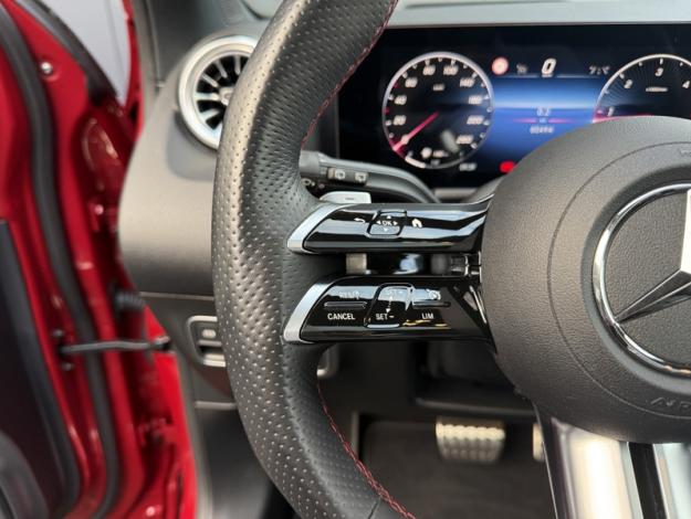 MERCEDES-BENZ GLA 200 d AMG Line  