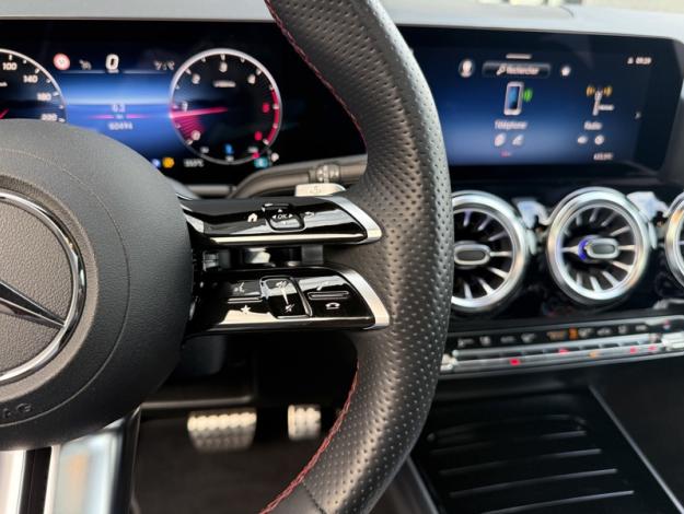 MERCEDES-BENZ GLA 200 d AMG Line  