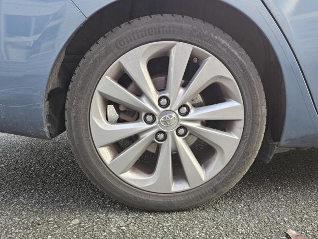 TOYOTA Auris Touring Sports Hybride 136h Executive  