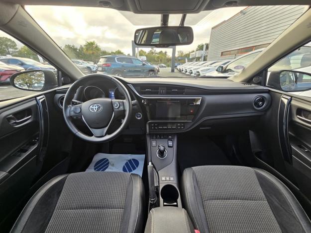 TOYOTA Auris Touring Sports Hybride 136h Executive  