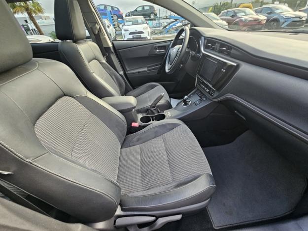 TOYOTA Auris Touring Sports Hybride 136h Executive  