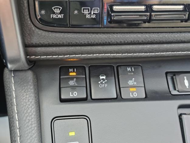 TOYOTA Auris Touring Sports Hybride 136h Executive  