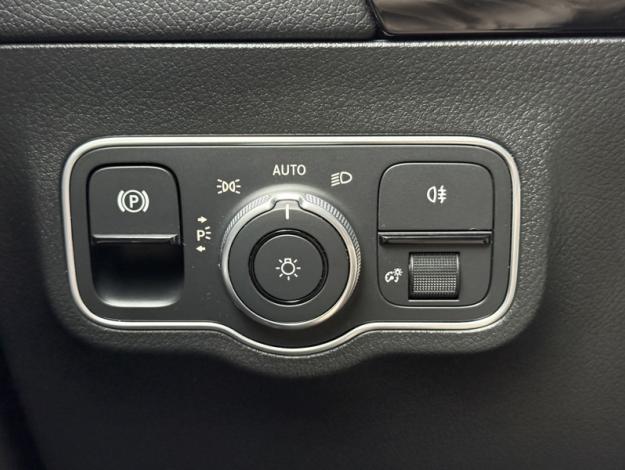 MERCEDES-BENZ GLA 180 d 116ch AMG Line 8G-DCT  
