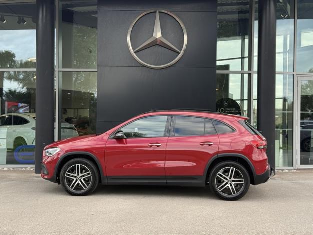 MERCEDES-BENZ GLA 200 d Progressive Line  GLA 200 d Progressive Line