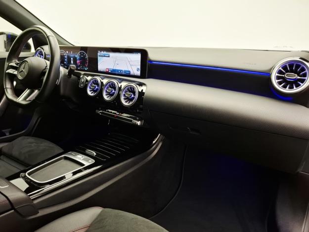 MERCEDES-BENZ Classe A 180 AMG Line  
