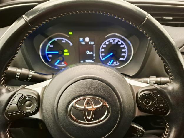 TOYOTA Yaris 1.5 VVT-I 100H GR SPORT  Pack City Plus