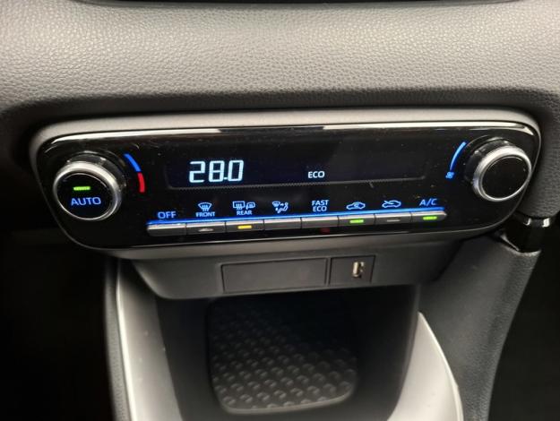 TOYOTA Yaris 1.5 116H DYNAMIC   