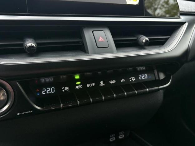 LEXUS UX 2.0 250H LUXE 2WD   