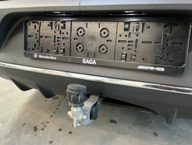 MERCEDES-BENZ EQC 400 4MATIC AMG Line Toit Ouvrant Attelage  
