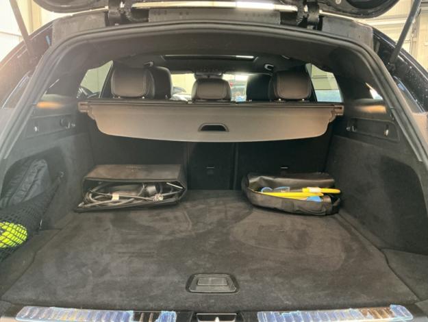 MERCEDES-BENZ EQC 400 4MATIC AMG Line Toit Ouvrant Attelage  
