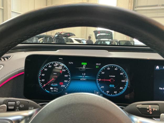 MERCEDES-BENZ EQC 400 4MATIC AMG Line Toit Ouvrant Attelage  