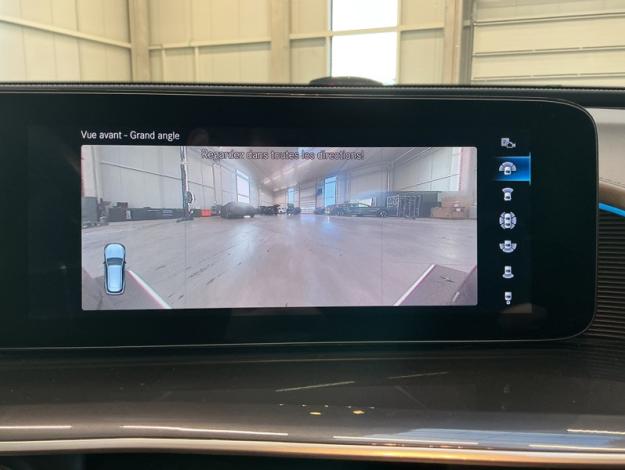 MERCEDES-BENZ EQC 400 4MATIC AMG Line Toit Ouvrant Attelage  