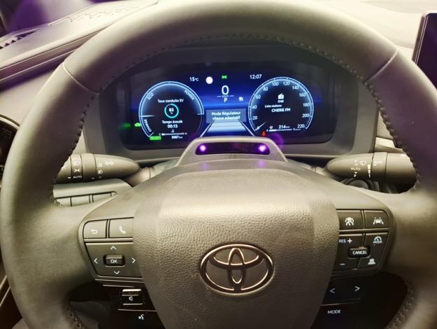 TOYOTA C-HR 1.8 HYBRIDE 140 DYNAMIC  