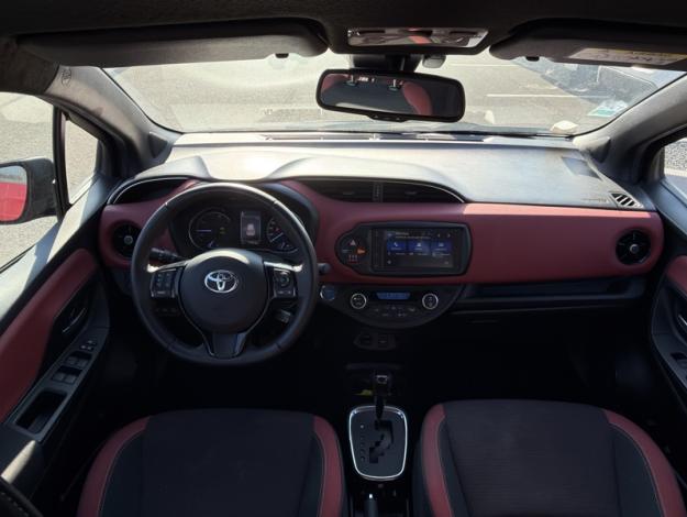 TOYOTA Yaris 1.5 VVT-I HYBRID COLLECTION   