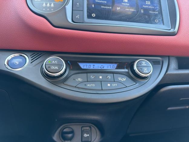 TOYOTA Yaris 1.5 VVT-I HYBRID COLLECTION   