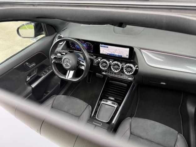MERCEDES-BENZ GLA 200 d AMG Line  