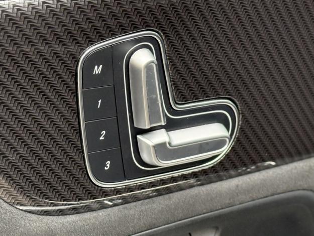 MERCEDES-BENZ GLA 200 d AMG Line  