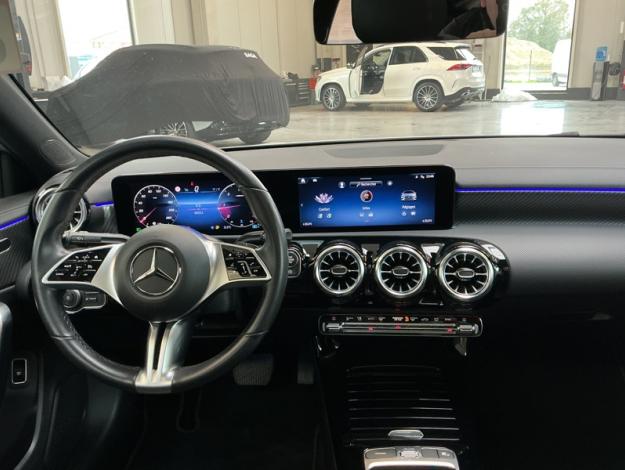 MERCEDES-BENZ A 200  d Berline Luxury line  