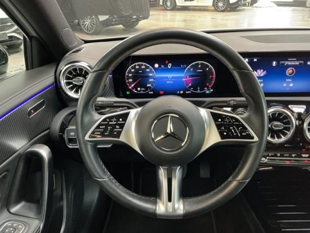 MERCEDES-BENZ A 200  d Berline Luxury line  