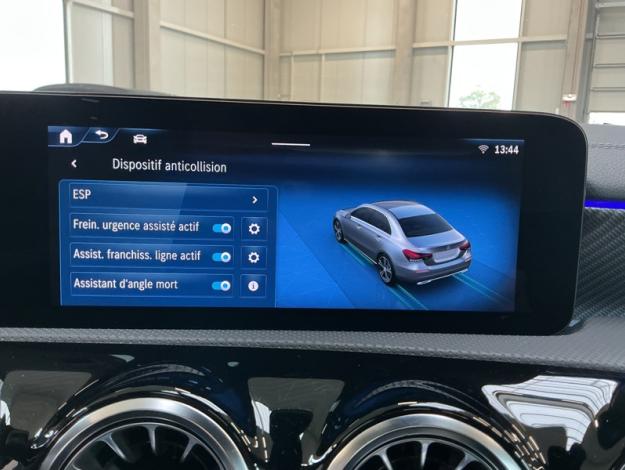 MERCEDES-BENZ A 200  d Berline Luxury line  