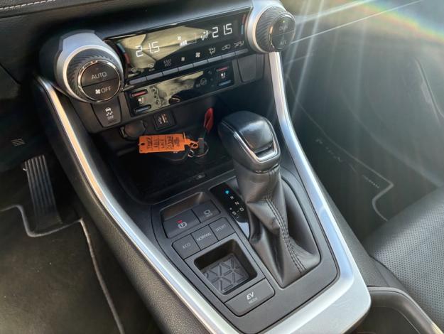 TOYOTA RAV4 2.5 HEV 218 LOUNGE / PACK PREMIUM  